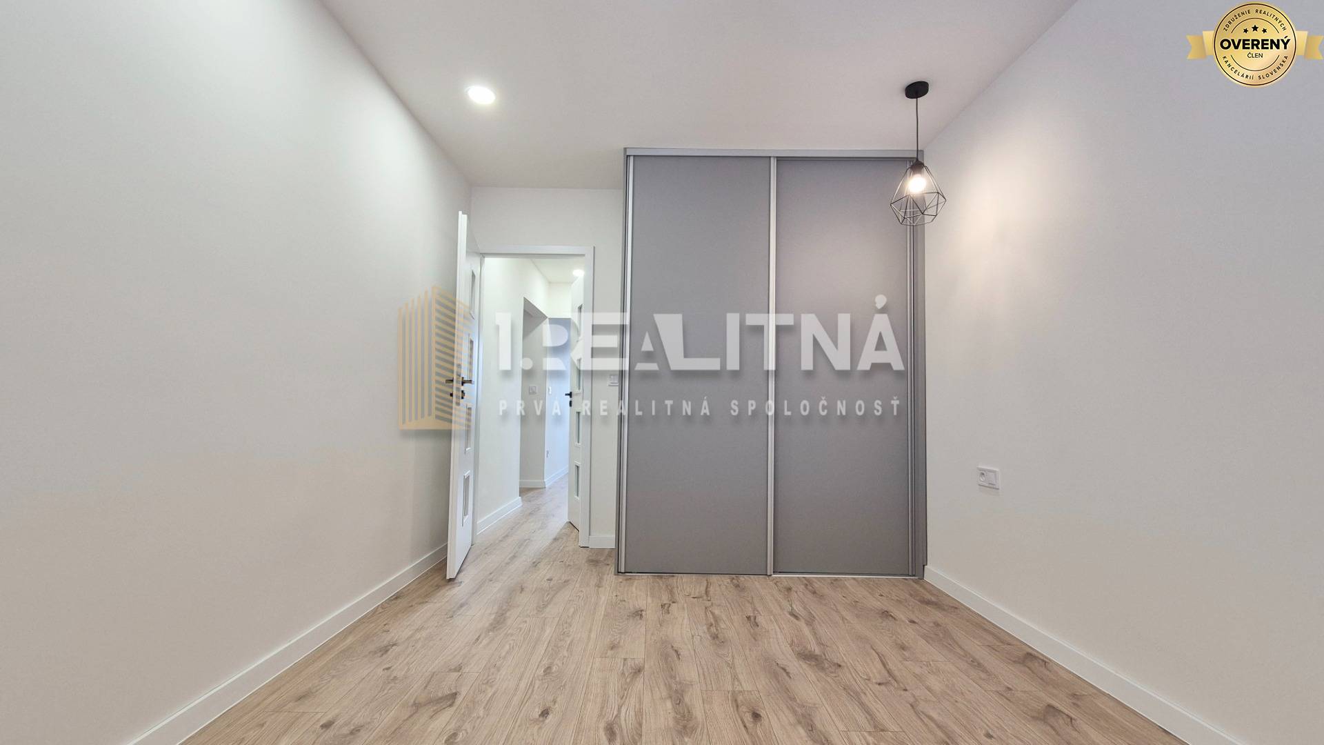 3 izbový byt v Prievidzi na sídlisku Zápotočky 2.jpg